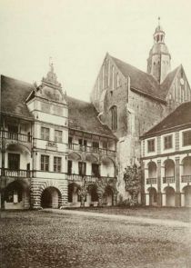 Dargun, Schlosshof