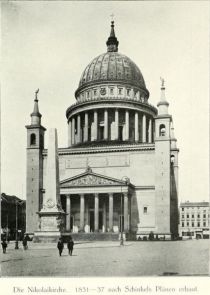 020 Die Nikolaikirche. 1831 – 1837 nach Schinkels Plänen erbaut