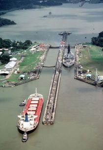 Panamakanal, Schleusen