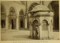 058. Jeni Valade Moschee in Skutari, 1709, Vorhof mit Brunnen